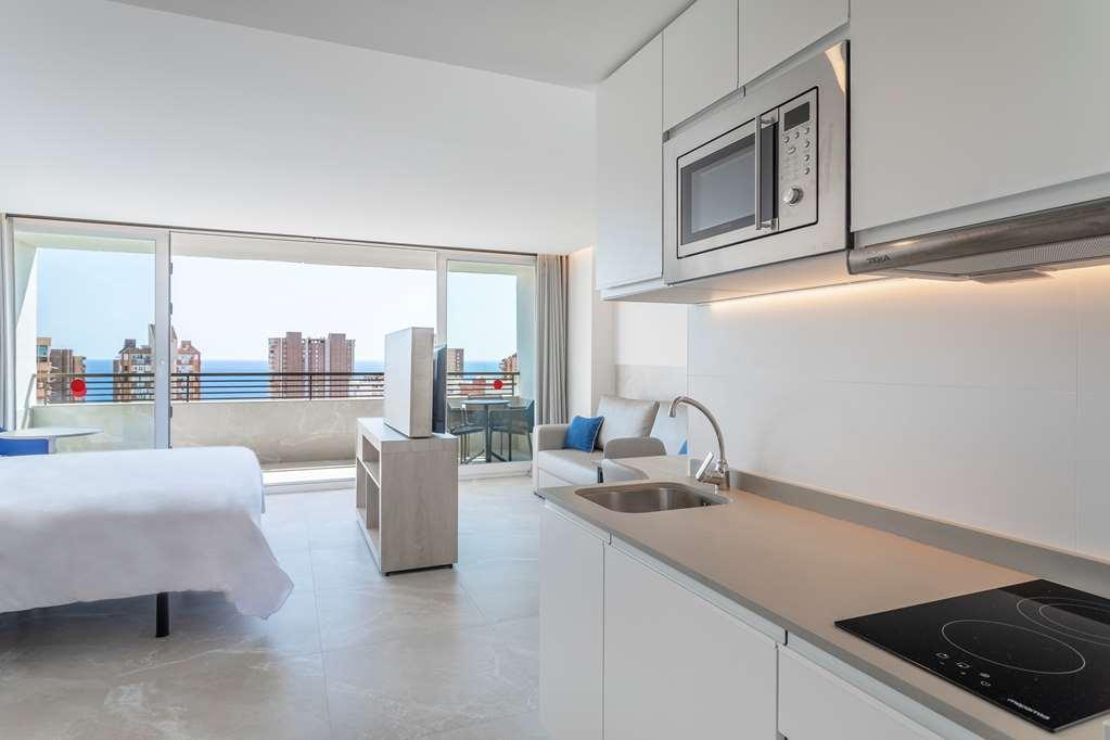 Halley Hotel & Apartments Affiliated By Melia Benidorm Quarto foto